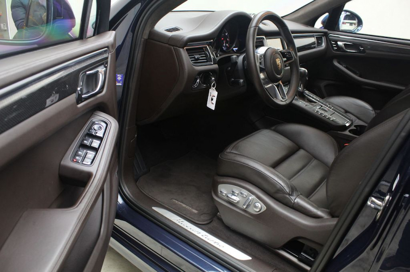 Foto do veículo PORSCHE  MACAN TURBO 2015 45.195 KM 309.000,00