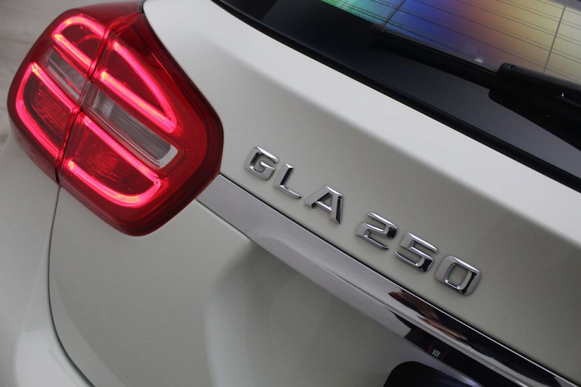 Foto do veículo MERCEDES-BENZ  GLA 250 SPORT 2016 22.815 KM 169.000,00