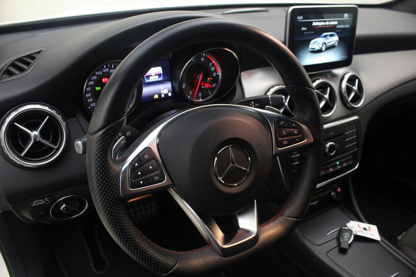 Foto do veículo MERCEDES-BENZ  GLA 250 SPORT 2016 22.815 KM 169.000,00