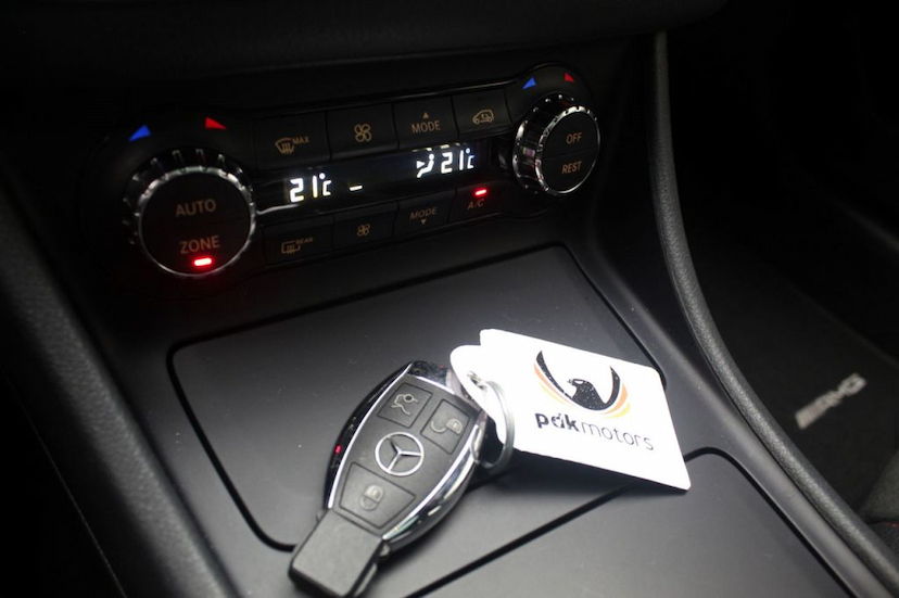 Foto do veículo MERCEDES-BENZ  GLA 250 SPORT 2016 22.815 KM 169.000,00