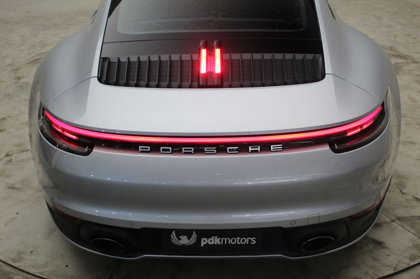 Foto do veículo PORSCHE  911 CARRERA S 2020 3.940 KM 859.000,00