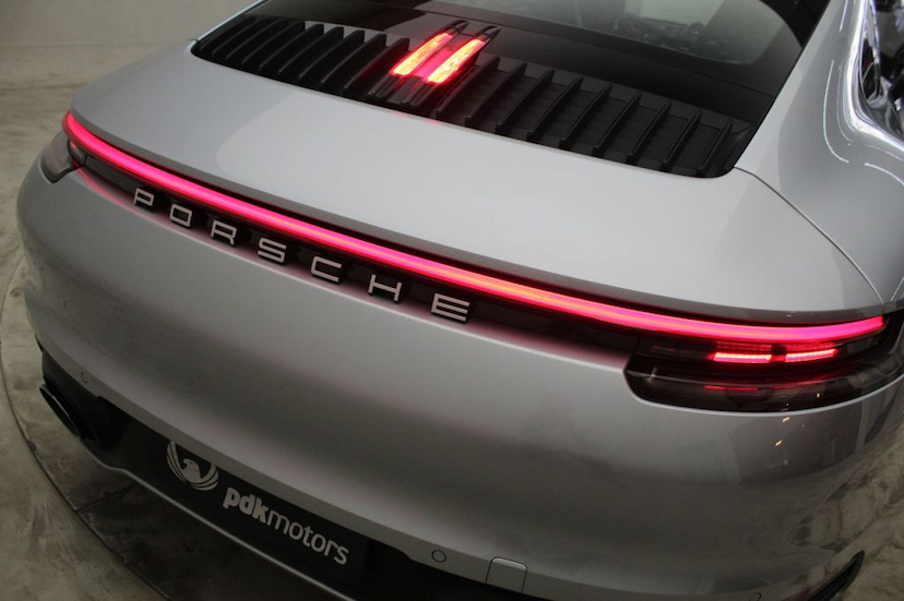 Foto do veículo PORSCHE  911 CARRERA S 2020 3.940 KM 859.000,00