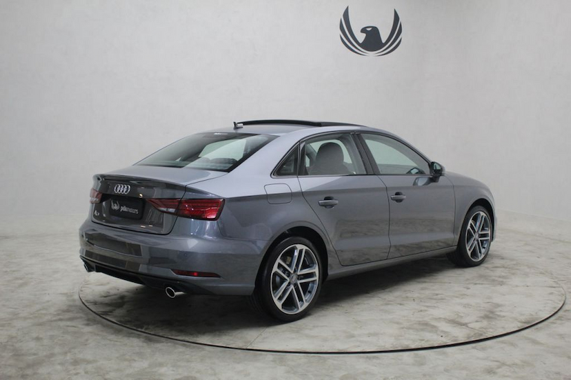 Foto do veículo AUDI  A3 SEDAN 2020 10.470 KM 169.000,00