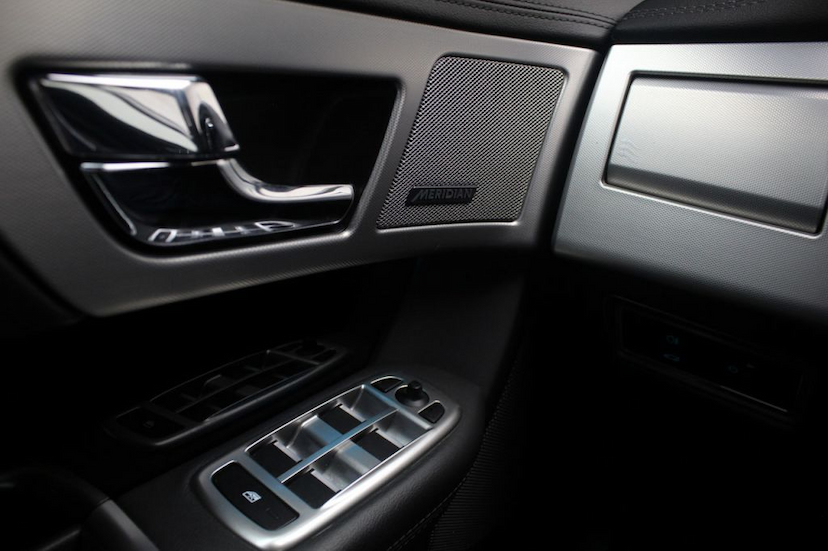 Foto do veículo JAGUAR  XF 2.0 LUXURY 2015 31.431 KM 119.000,00