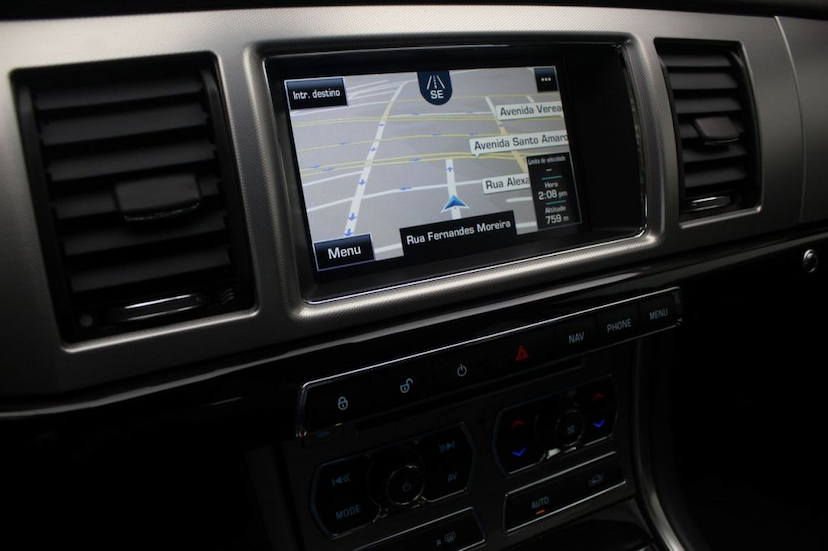 Foto do veículo JAGUAR  XF 2.0 LUXURY 2015 31.431 KM 119.000,00