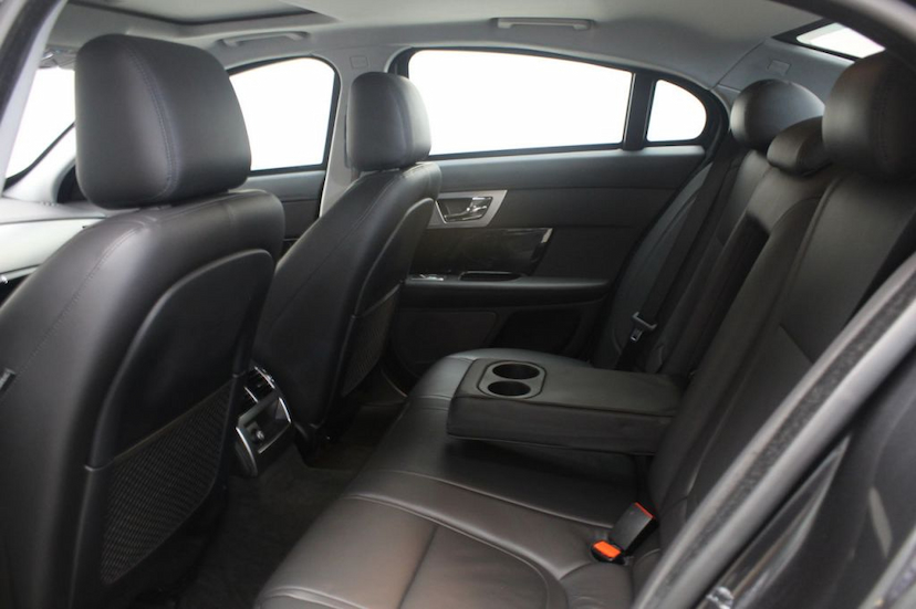 Foto do veículo JAGUAR  XF 2.0 LUXURY 2015 31.431 KM 119.000,00