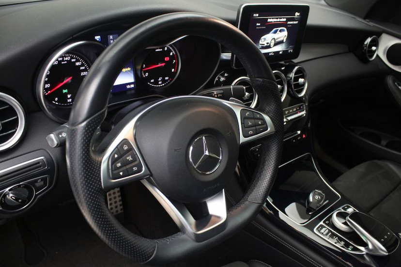 Foto do veículo MERCEDES-BENZ  GLC 250 2016 33.865 KM 179.000,00