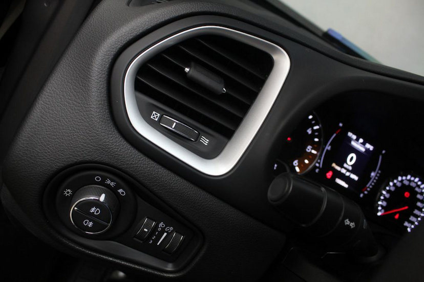 Foto do veículo JEEP  RENEGADE LONGITUGE 2019 15.310 KM 109.000,00