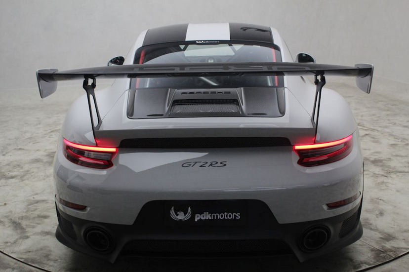Foto do veículo PORSCHE  GT2 RS 2018 660 KM 2.680.000,00