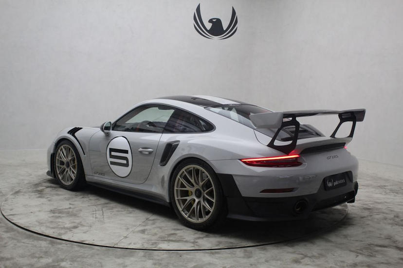 Foto do veículo PORSCHE  GT2 RS 2018 660 KM 2.680.000,00