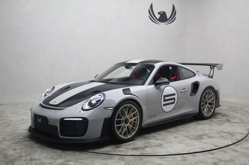 Foto do veículo PORSCHE  GT2 RS 2018 660 KM 2.680.000,00