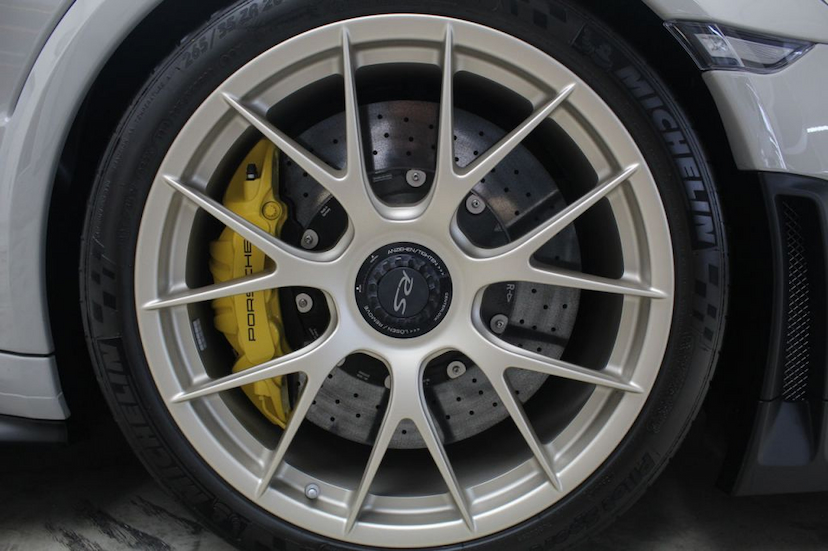 Foto do veículo PORSCHE  GT2 RS 2018 660 KM 2.680.000,00