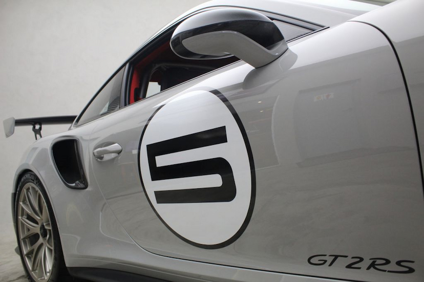 Foto do veículo PORSCHE  GT2 RS 2018 660 KM 2.680.000,00