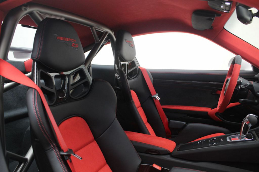 Foto do veículo PORSCHE  GT2 RS 2018 660 KM 2.680.000,00