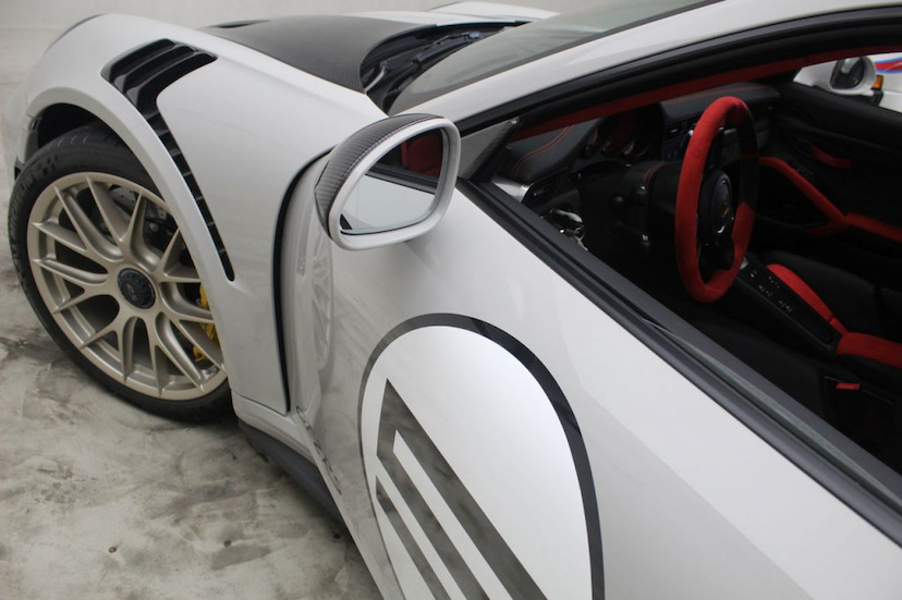 Foto do veículo PORSCHE  GT2 RS 2018 660 KM 2.680.000,00