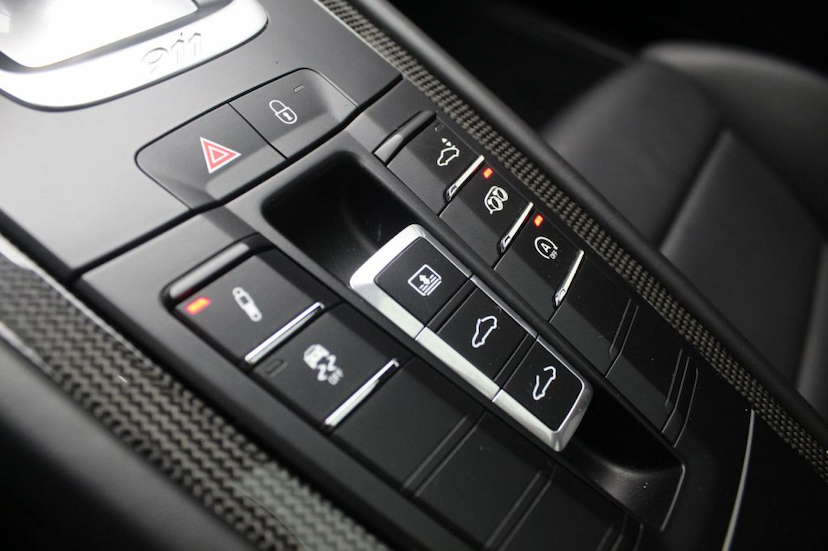 Foto do veículo PORSCHE  911 CARRERA GTS 2018 11.432 KM 689.000,00