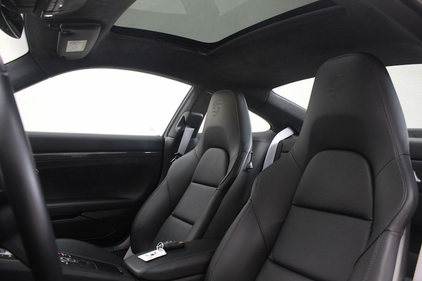 Foto do veículo PORSCHE  911 CARRERA GTS 2018 11.432 KM 689.000,00