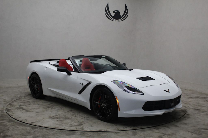 Foto do veículo CHEVROLET  STINGRAY CONVERSíVEL 2014 14.810 KM 499.000,00