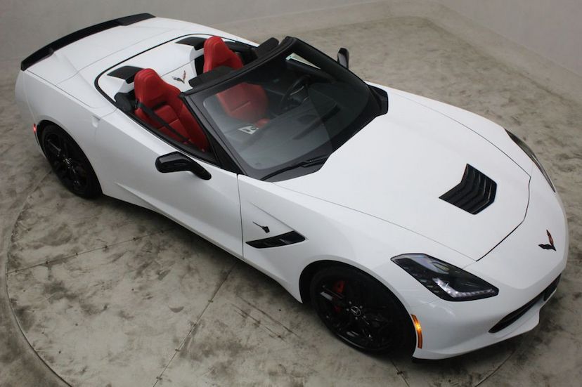 Foto do veículo CHEVROLET  STINGRAY CONVERSíVEL 2014 14.810 KM 499.000,00