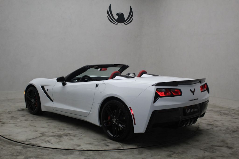 Foto do veículo CHEVROLET  STINGRAY CONVERSíVEL 2014 14.810 KM 499.000,00
