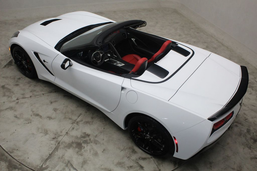 Foto do veículo CHEVROLET  STINGRAY CONVERSíVEL 2014 14.810 KM 499.000,00