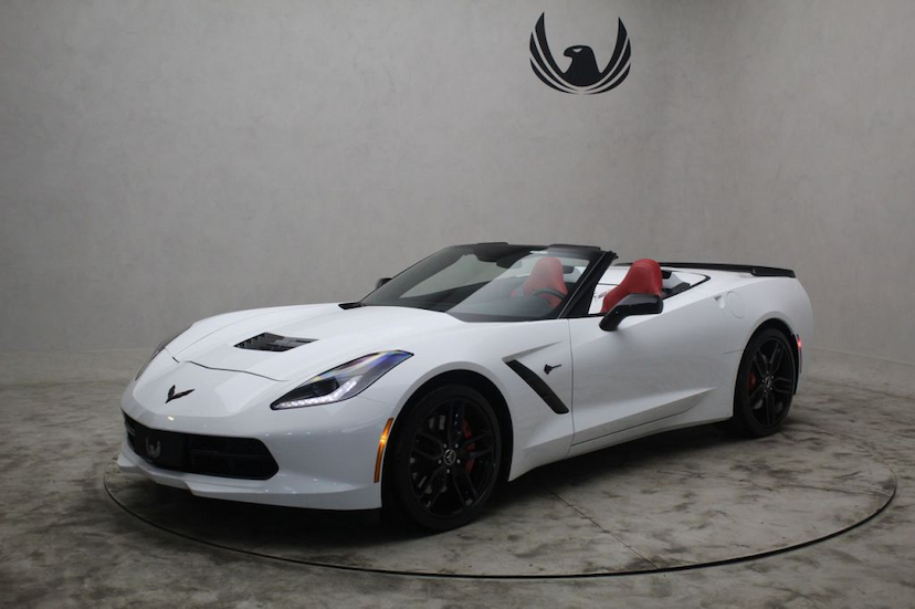 Foto do veículo CHEVROLET  STINGRAY CONVERSíVEL 2014 14.810 KM 499.000,00