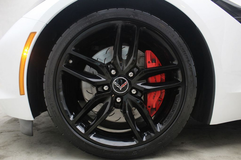 Foto do veículo CHEVROLET  STINGRAY CONVERSíVEL 2014 14.810 KM 499.000,00