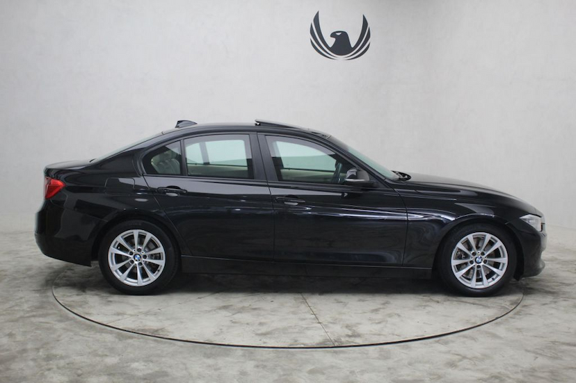 Foto do veículo BMW  328I GP 2014 72.600 KM 105.000,00
