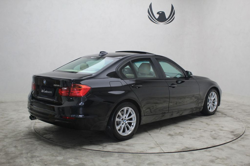 Foto do veículo BMW  328I GP 2014 72.600 KM 105.000,00