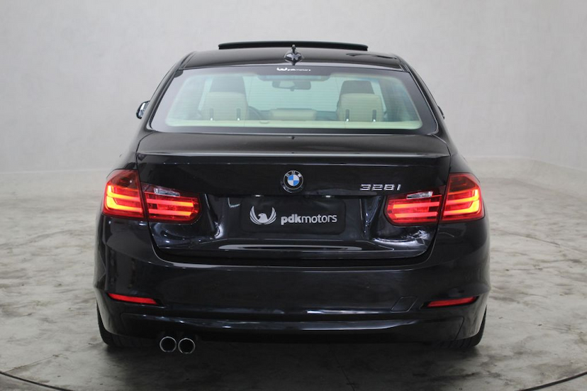 Foto do veículo BMW  328I GP 2014 72.600 KM 105.000,00