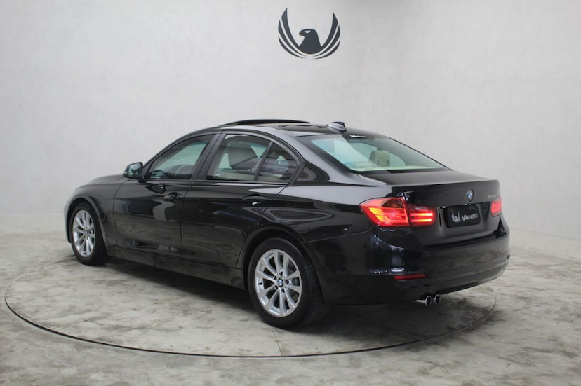 Foto do veículo BMW  328I GP 2014 72.600 KM 105.000,00