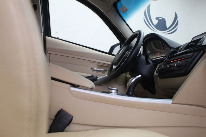 Foto do veículo BMW  328I GP 2014 72.600 KM 105.000,00