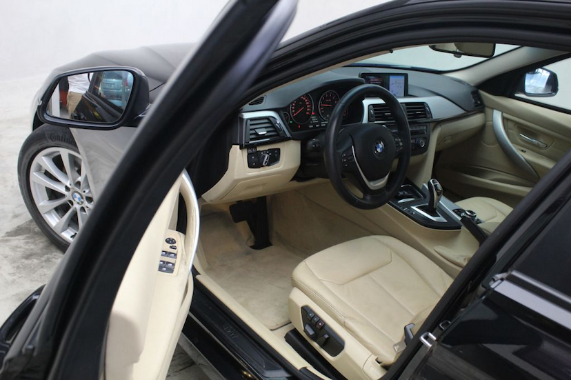 Foto do veículo BMW  328I GP 2014 72.600 KM 105.000,00