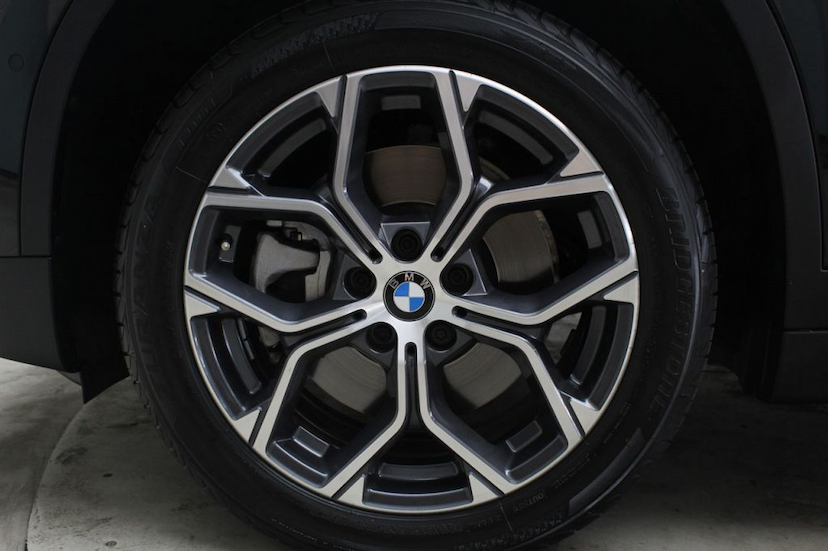 Foto do veículo BMW  X1 20I X-LINE 2020 8.100 KM 209.000,00