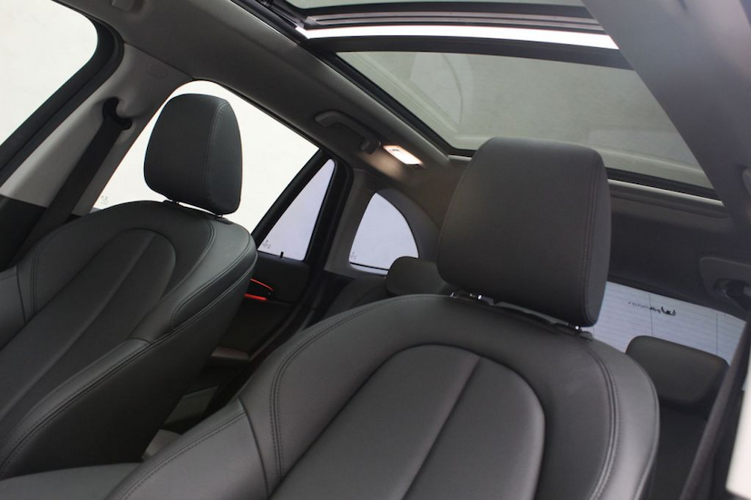 Foto do veículo BMW  X1 20I X-LINE 2020 8.100 KM 209.000,00