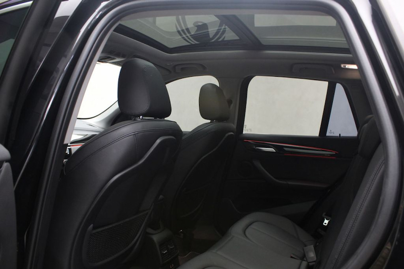 Foto do veículo BMW  X1 20I X-LINE 2020 8.100 KM 209.000,00