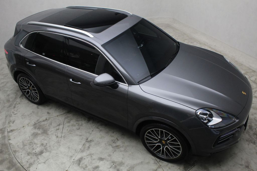 Foto do veículo PORSCHE  CAYENNE S 2019 8.000 KM 479.000,00
