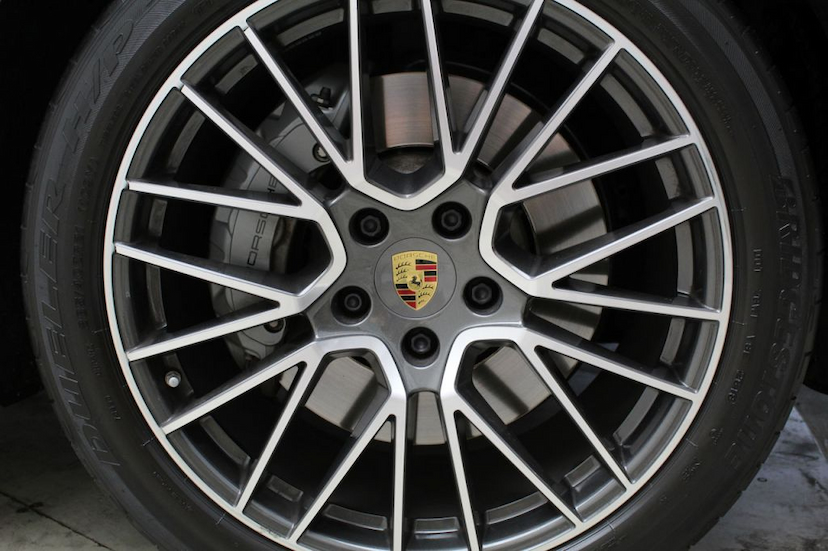 Foto do veículo PORSCHE  CAYENNE S 2019 8.000 KM 479.000,00