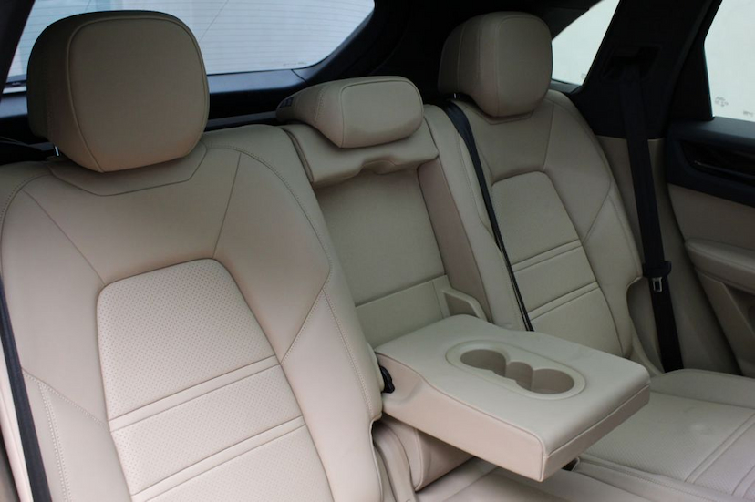 Foto do veículo PORSCHE  CAYENNE S 2019 8.000 KM 479.000,00