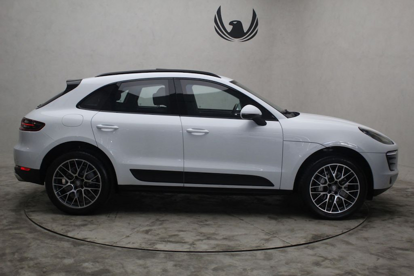 Foto do veículo PORSCHE  MACAN S 2018 26.900 KM 369.000,00