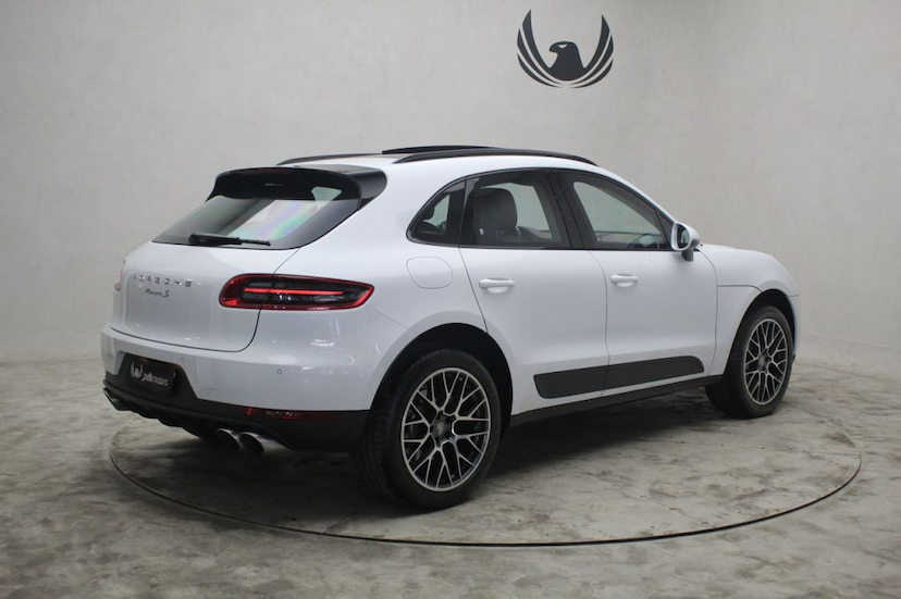 Foto do veículo PORSCHE  MACAN S 2018 26.900 KM 369.000,00