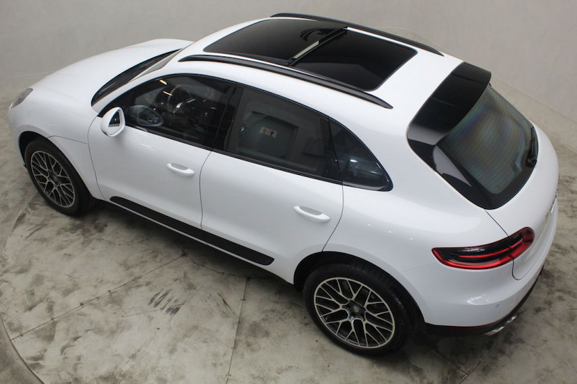 Foto do veículo PORSCHE  MACAN S 2018 26.900 KM 369.000,00