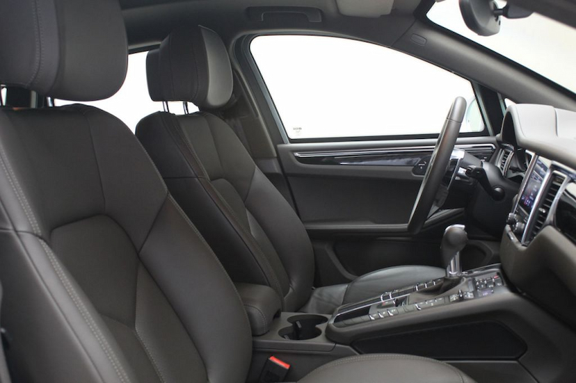 Foto do veículo PORSCHE  MACAN S 2018 26.900 KM 369.000,00