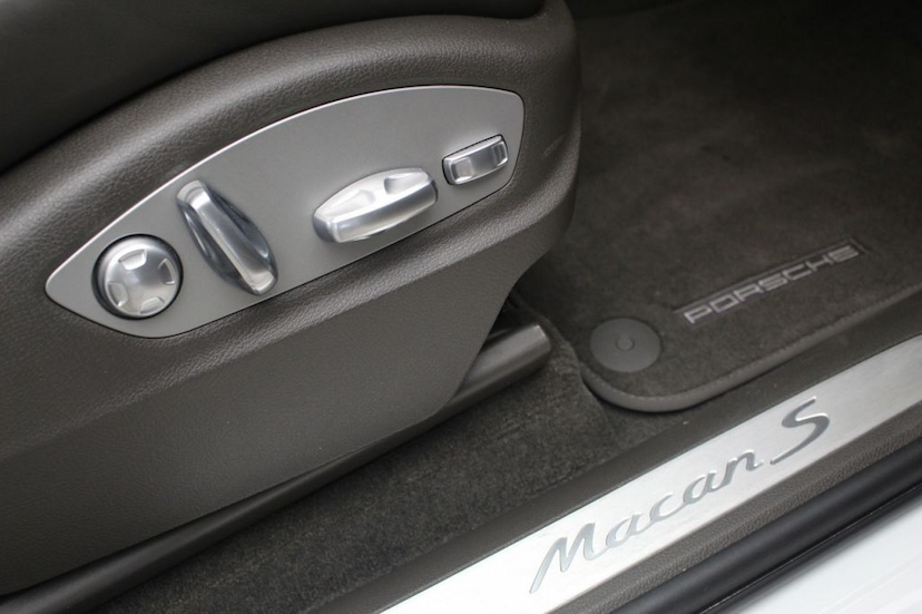 Foto do veículo PORSCHE  MACAN S 2018 26.900 KM 369.000,00
