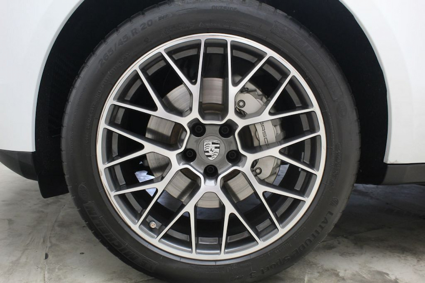 Foto do veículo PORSCHE  MACAN S 2018 26.900 KM 369.000,00