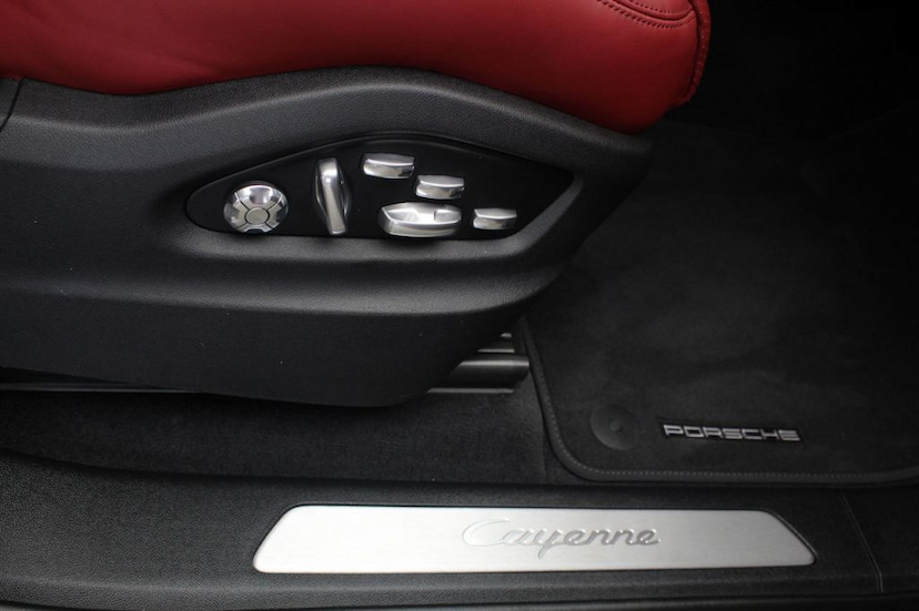 Foto do veículo PORSCHE CAYENNE CAYENNE E-HYBRID 2020 3.805 KM 679.000,00