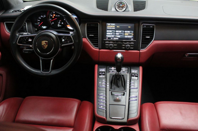 Foto do veículo PORSCHE  MACAN TURBO 2015 29.500 KM 315.000,00