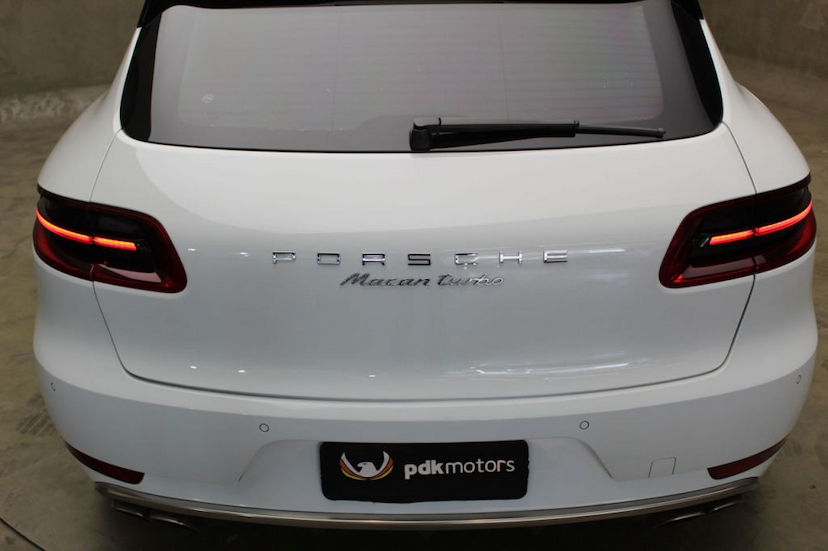 Foto do veículo PORSCHE  MACAN TURBO 2015 29.500 KM 315.000,00
