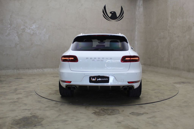 Foto do veículo PORSCHE  MACAN TURBO 2015 29.500 KM 315.000,00