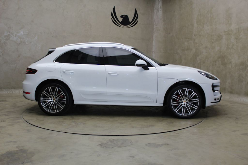 Foto do veículo PORSCHE  MACAN TURBO 2015 29.500 KM 315.000,00